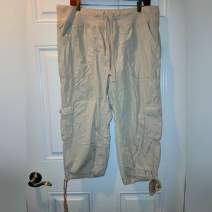 EUC CK WOMAN'S CROPPED CARGO PANTS